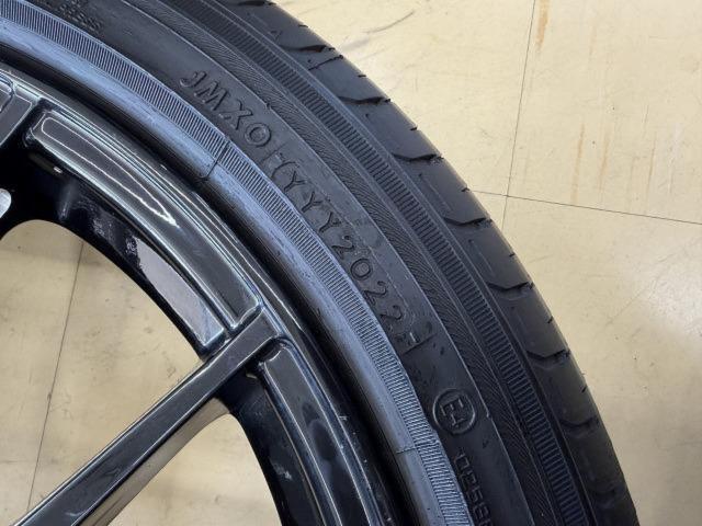 KYOHO AME CIRCLAR RM-7  + YOKOHAMA ADVAN dB 215/45R18 89W