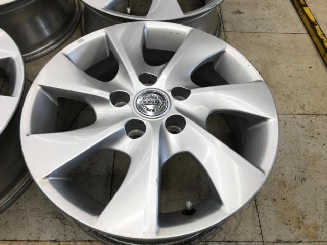 NISSAN C26セレナ純正ホイール