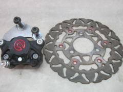 Bremboリアブレーキキャリパー84mm+ローターセット【アドレスV125 CF系】