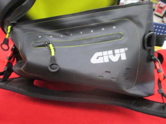 【GIVI】防水タンクバッグ GRT715