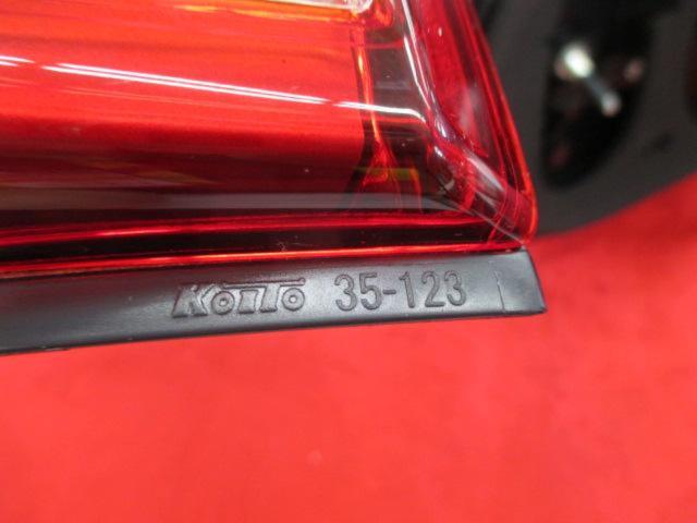 【トヨタ純正】トヨタ純正  FJクルーザー/GSJ15W 純正テールレンズ