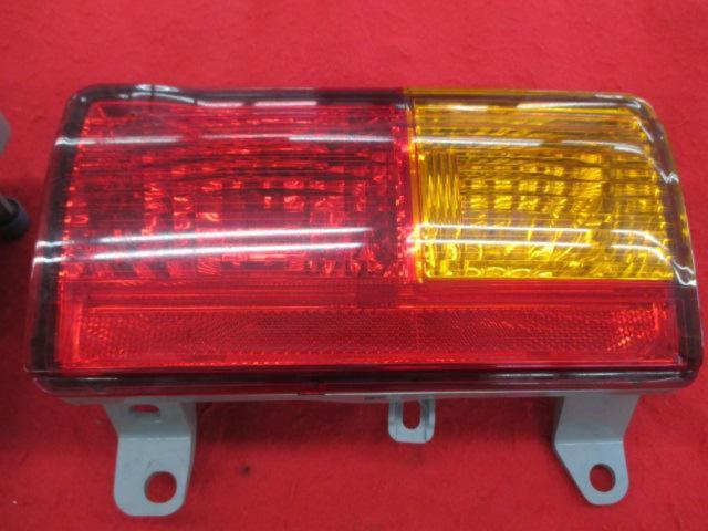 【トヨタ純正】トヨタ純正  FJクルーザー/GSJ15W 純正リアバンパーテールレンズ