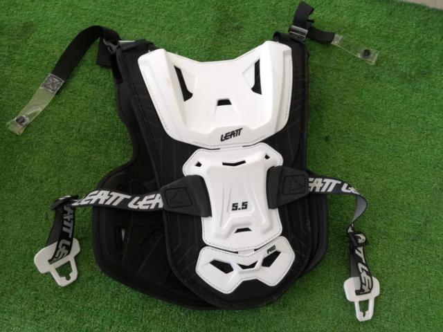 LEATT チェストプロテクター 5.5 Pro JR