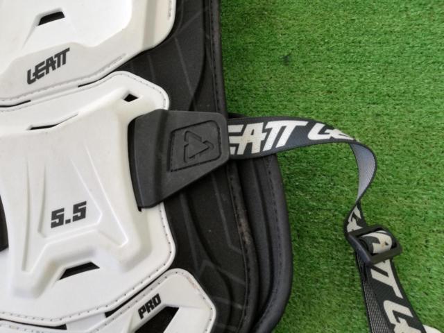 LEATT チェストプロテクター 5.5 Pro JR
