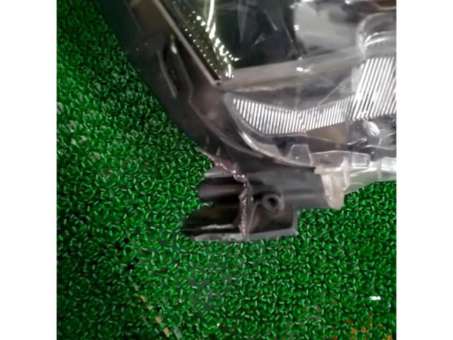 片側のみ【トヨタ純正】TOYOTA 純正ヘッドライト