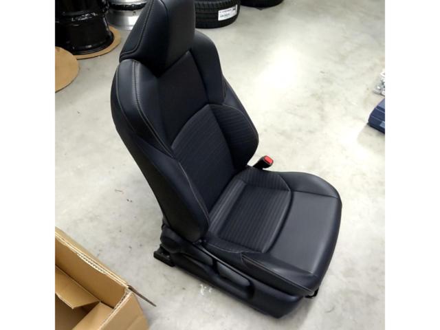【トヨタ純正】カローラツーリング純正シート