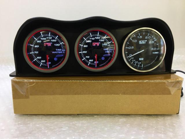 AUTOGAUGE
Triple gauge hood + water temperature gauge + oil temperature gauge + boost gauge
4-piece set
Electronic formula