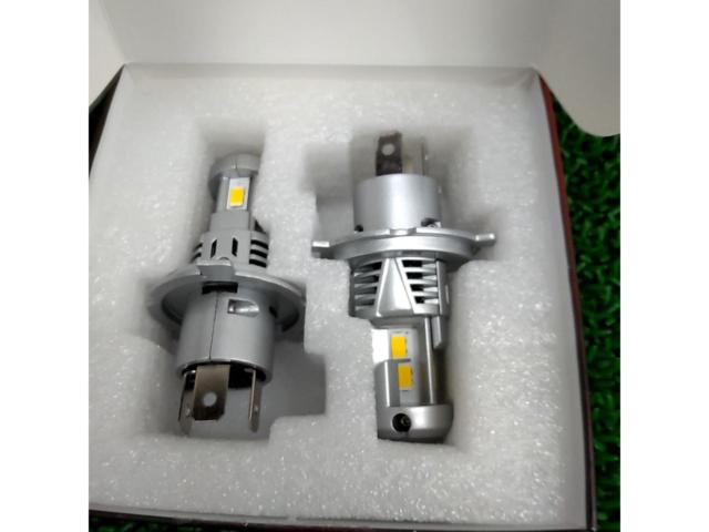 メーカー不明 LEDバルブ H4 電球色