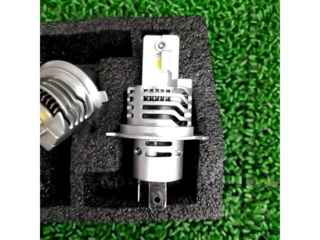 メーカー不明 LEDバルブ H4 ホワイト
