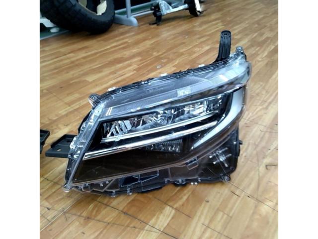 ダイハツ LA850S ムーブカスタムRS・Gグレード純正 LEDヘッドライト