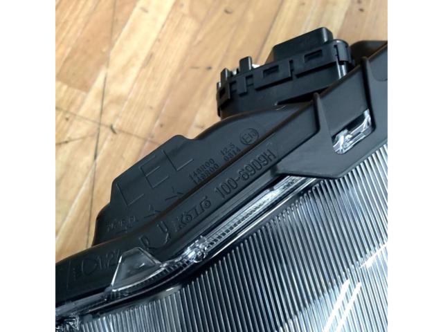 ダイハツ LA850S ムーブカスタムRS・Gグレード純正 LEDヘッドライト
