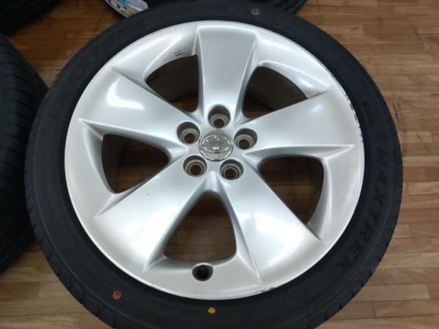 超大人気モデル!! トヨタ純正(TOYOTA)  30系/プリウス ツーリングセレクション純正ホイール + 【MAXTREK】 MAXIMUS M2