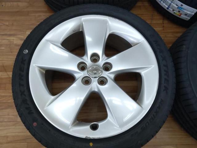 超大人気モデル!! トヨタ純正(TOYOTA)  30系/プリウス ツーリングセレクション純正ホイール + 【MAXTREK】 MAXIMUS M2
