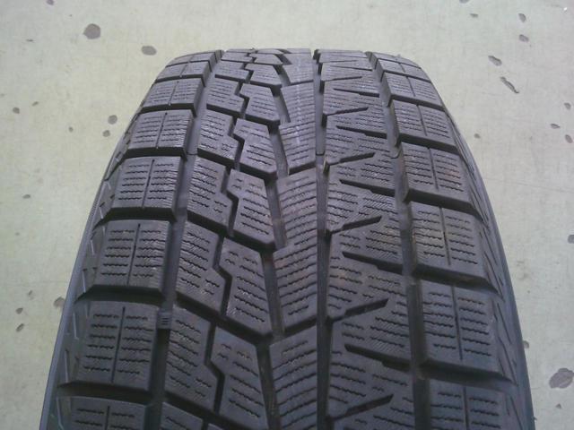 YOKOHAMA iceGUARD IG70 HOT STUFF Exceeder E03