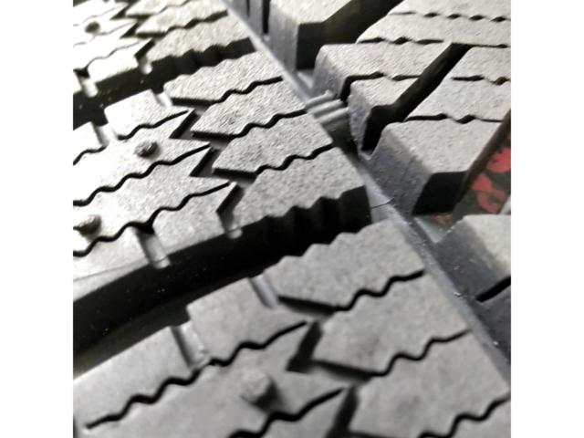 【HOT STUFF(ホットスタッフ)】Exceeder(エクシーダー)  +【BRIDGESTONE】 BLIZZAK VRX2