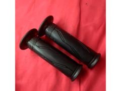 【メーカー不明】 ハンドルグリップ 22.2Φ