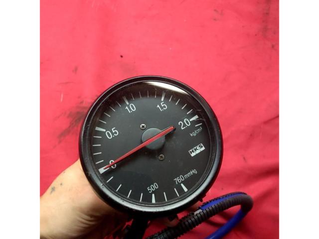 HKS mechanical
Boost meter