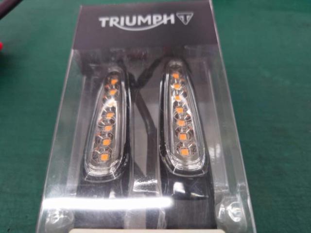 【TRIUMPH】[A9838162]スピードトリプル1200RR/RS(2011年) スクロールLEDインジケーター 