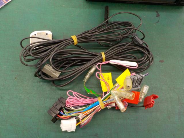 KENWOOD MDV-D308BTW AV一体 メモリーナビ