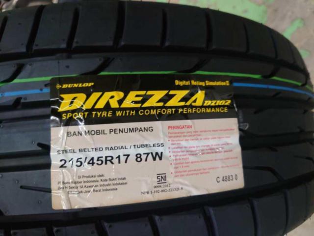 WORK(ワーク) EMOTION(エモーション) CR Kai (5HOLE)  + DUNLOP(ダンロップ) DIREZZA DZ102 215/45R17 100-5H 4本セット