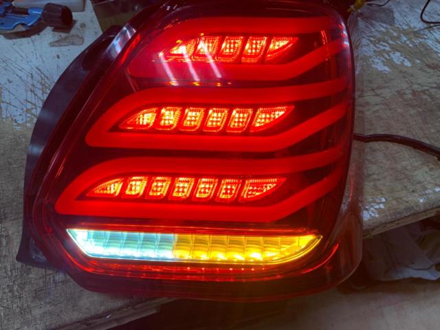 メーカー不明 レッドLEDテールレンズ