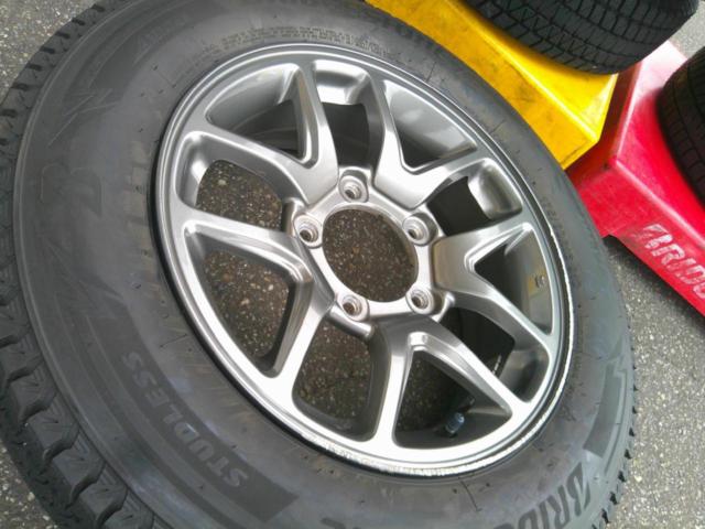 BRIDGESTONE BLIZZAK DM-V3 + スズキ ジムニーJB64純正ホイール