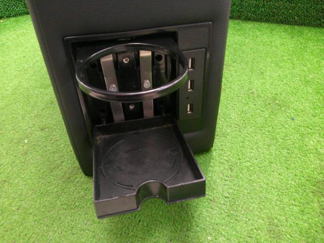 メーカー不明 LED付コンソールボックス