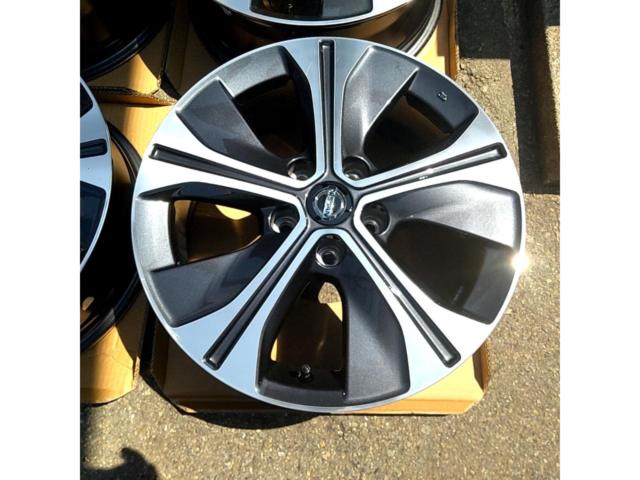 【日産純正】 キックス 純正 17インチホイール