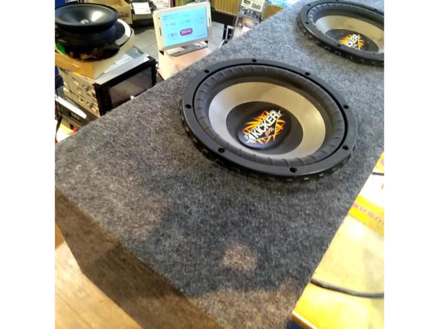 【KICKER】CVR 12インチ×2発 + BOX付き 