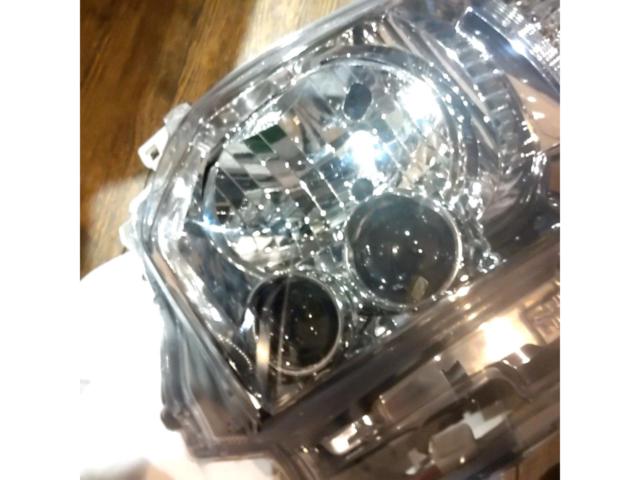 【トヨタ純正】200系 ハイエース ヘッドライト 左のみ