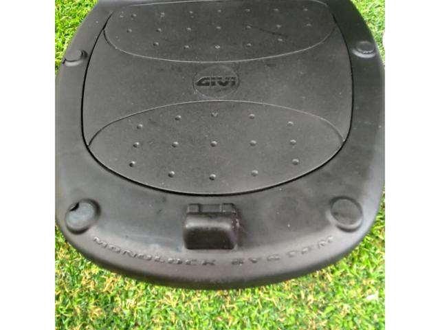 GIVI キャリアステー