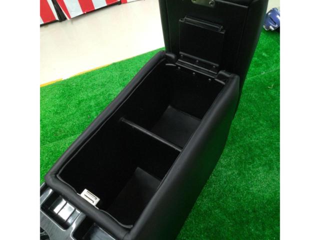 メーカー不明 汎用センターコンソールボックス