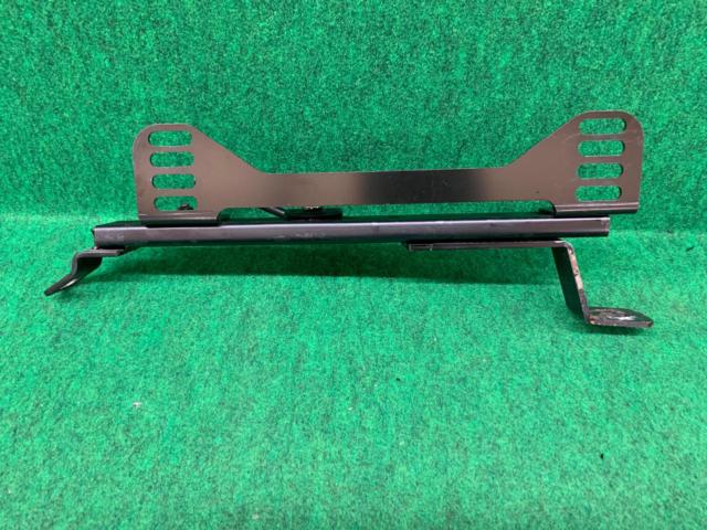 メーカー不明 フルバケ用シートレール