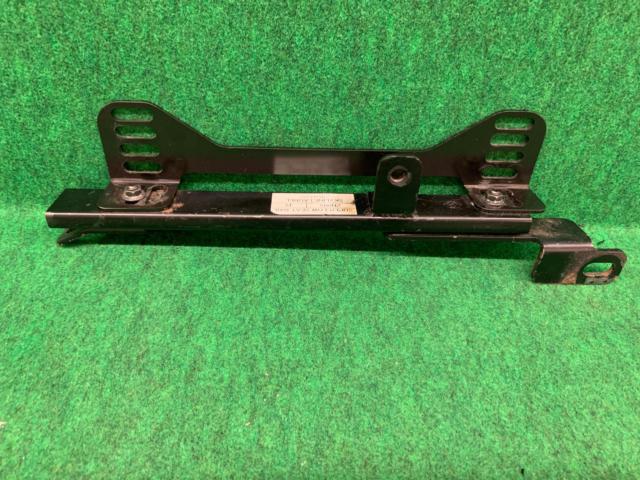 メーカー不明 フルバケ用シートレール