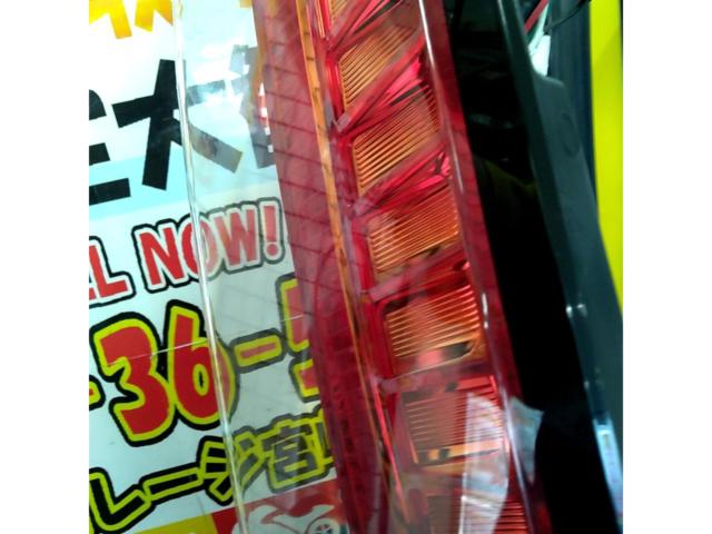 【80系ノア/ヴォクシー/エスクァイア】 CRYSTAL EYE(クリスタルアイ) LEDテールランプ
