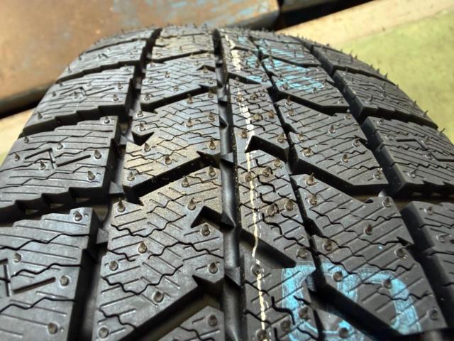 SEIN  +  TOYO OBSERVE GIZ3 未使用スタッドレス 4本セット