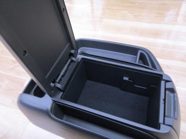 TOYOTA 200系/ハイエース 8型 純正センターコンソールBOX