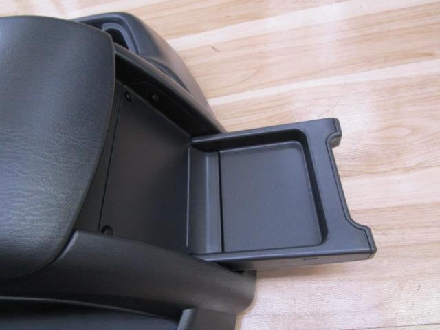 TOYOTA 200系/ハイエース 8型 純正センターコンソールBOX