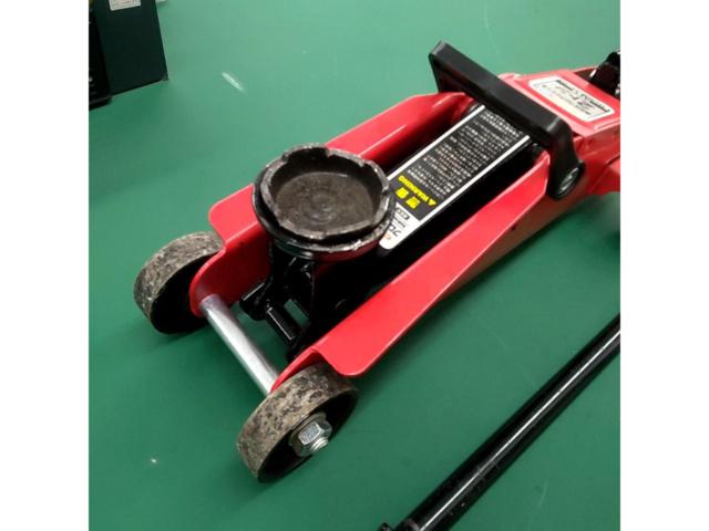 オートバックス 2tフロアジャッキ