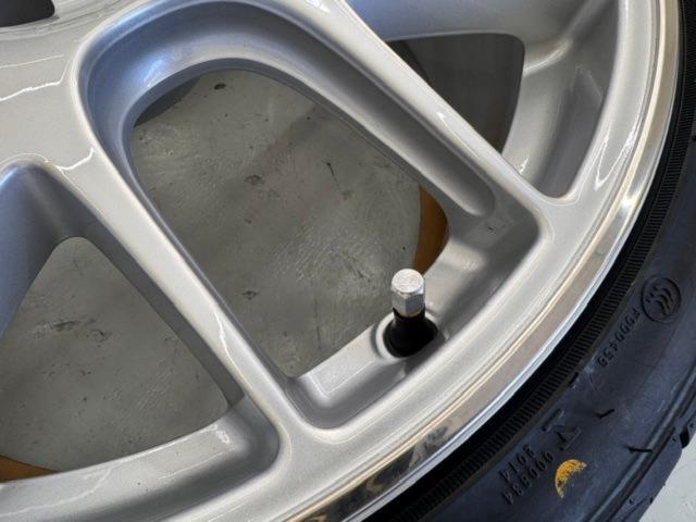 BBS(ビービーエス) CH-R 142 ブリリアントシルバー + ROCKBLADE ROCK 525 225/35R20 90W XL