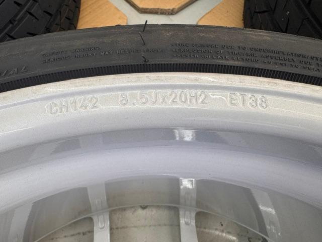 BBS(ビービーエス) CH-R 142 ブリリアントシルバー + ROCKBLADE ROCK 525 225/35R20 90W XL