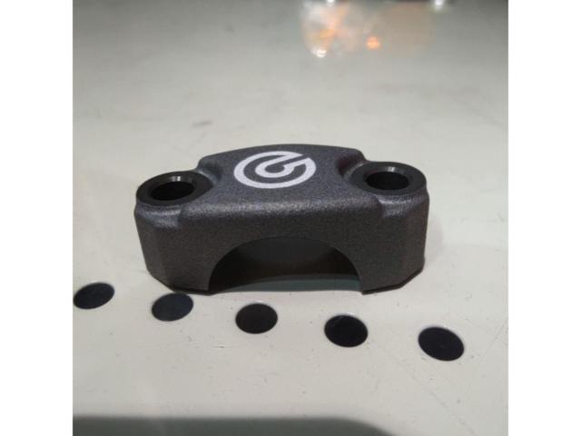 【Brembo】マスターシリンダー クランプ単品