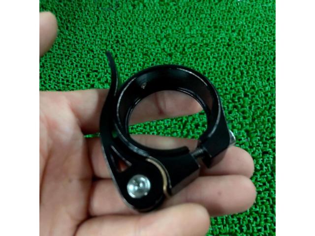 メーカー不明 Φ38mm クイックレバー式シートクランプ ブラック