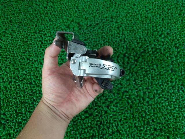 SHIMANO DEORE XT FD-M760 Φ34.9mm 66°-69° 3×9Sバンド式フロントディレイラー