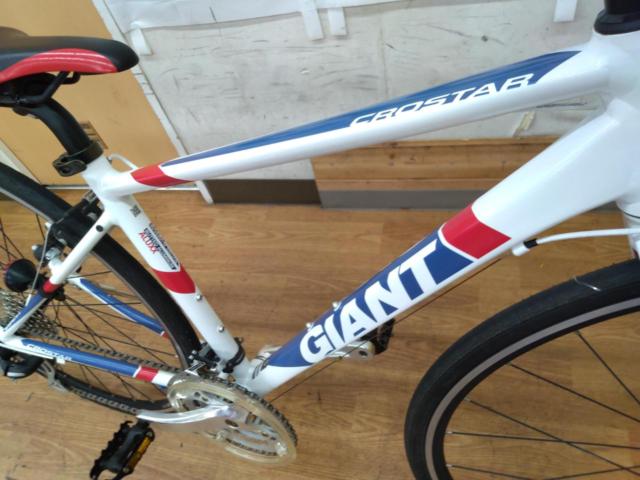 GIANT CROSTAR 2017年モデル 700×28C 3×8S アルミクロスバイク トリコロール XSサイズ