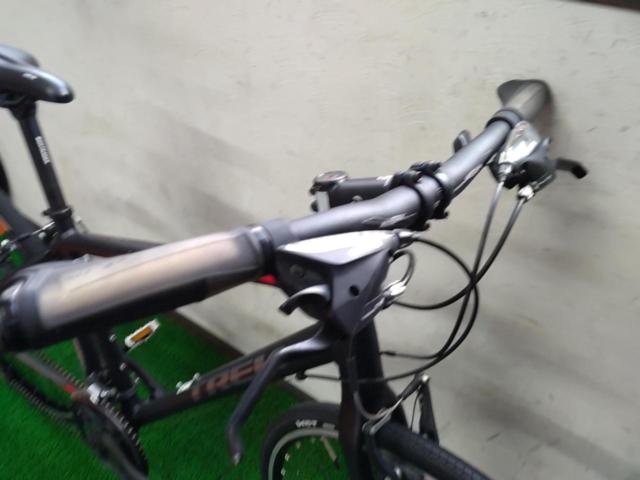 TREK FX3 2018年モデル ALIVIO組 700×32C 3×8s アルミクロスバイク ブラック サイズ:44.5 参考サイズ:165～170cm 