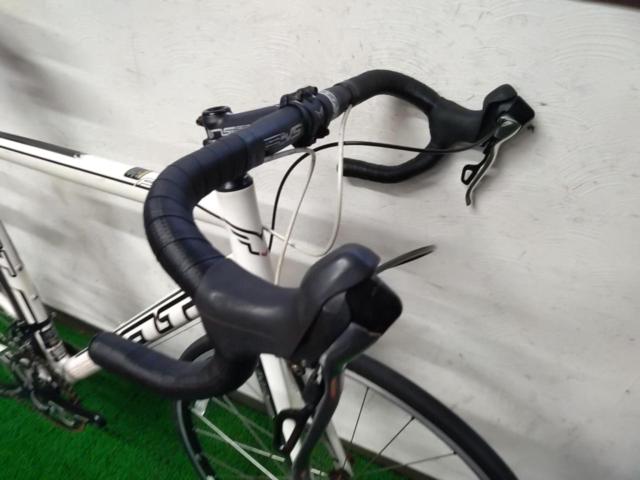 FELT F85 年式不明 105+MICROSHIFT組 700×23C 2×10s アルミロードバイク ホワイト サイズ:57 参考サイズ:175～185cm ※塗装割れ多数