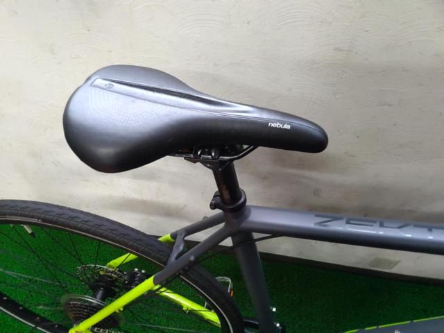 TREK ZEKTOR3 2017年モデル 700x32c 2-9s アルミクロスバイク ブラック サイズ:53 参考サイズ:170～180cm