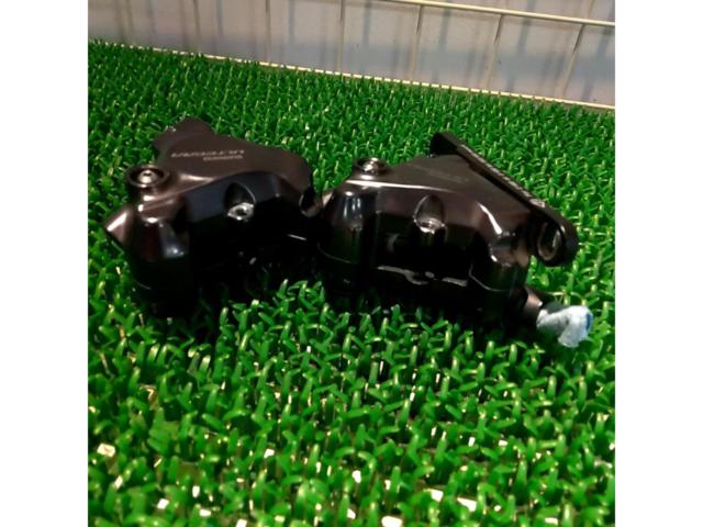 SHIMANO ULTEGRA BR-R8170 油圧ディスクブレーキキャリパー