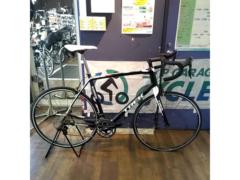 TREK MADONE 2.1 2015年モデル SHIMANO 105組み 700x25c 2-11s アルミロードバイク ブラック 適応身長:180～190cm